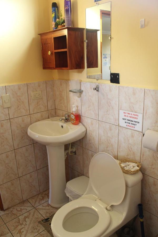 Hostal Romy Пуерто-Бакерісо-Морено Екстер'єр фото